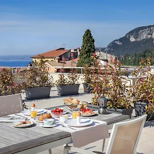 https://rocca-terrace.hotelinveneto.com