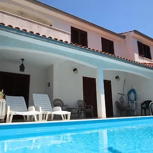 https://villa-paloma.in-istria.net